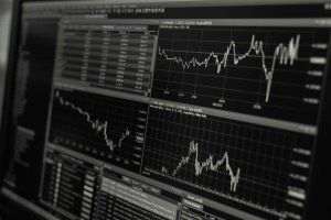 Commerzbank investighează o întâlnire neraportată dintre fostul CEO şi şeful UniCredit
